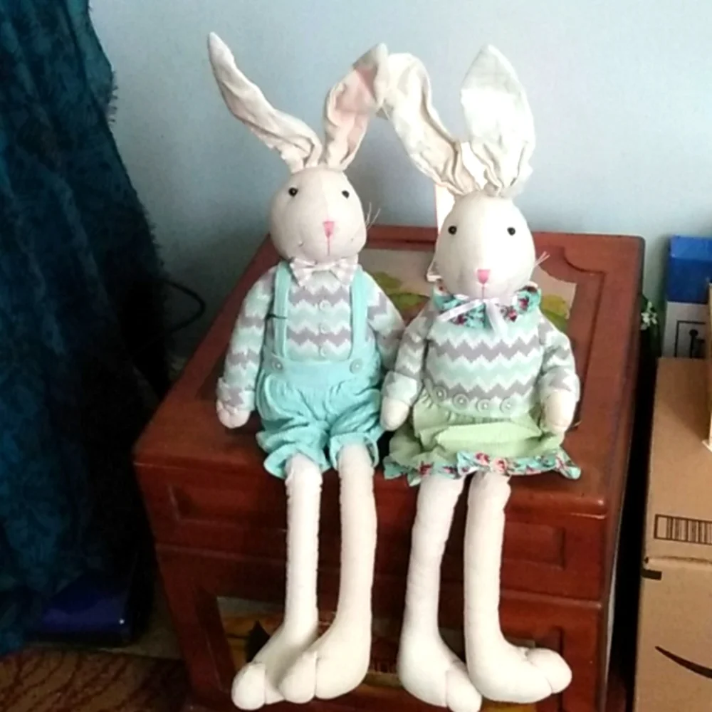 Easter Bunny Couple - Picture 2 of 9